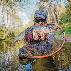 Landing Net: Top Choices for Affordable and High-End Fishing Needs